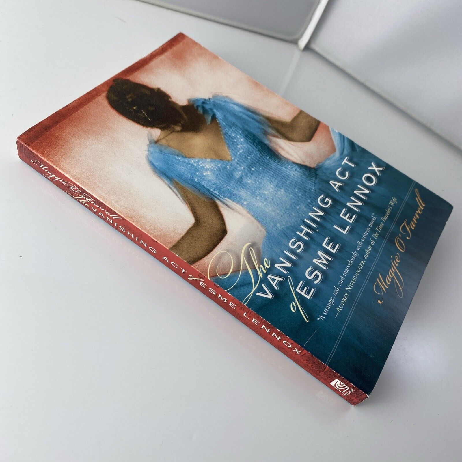 The Vanishing Act Of Esme Lennox by Maggie O Farrell Paperback