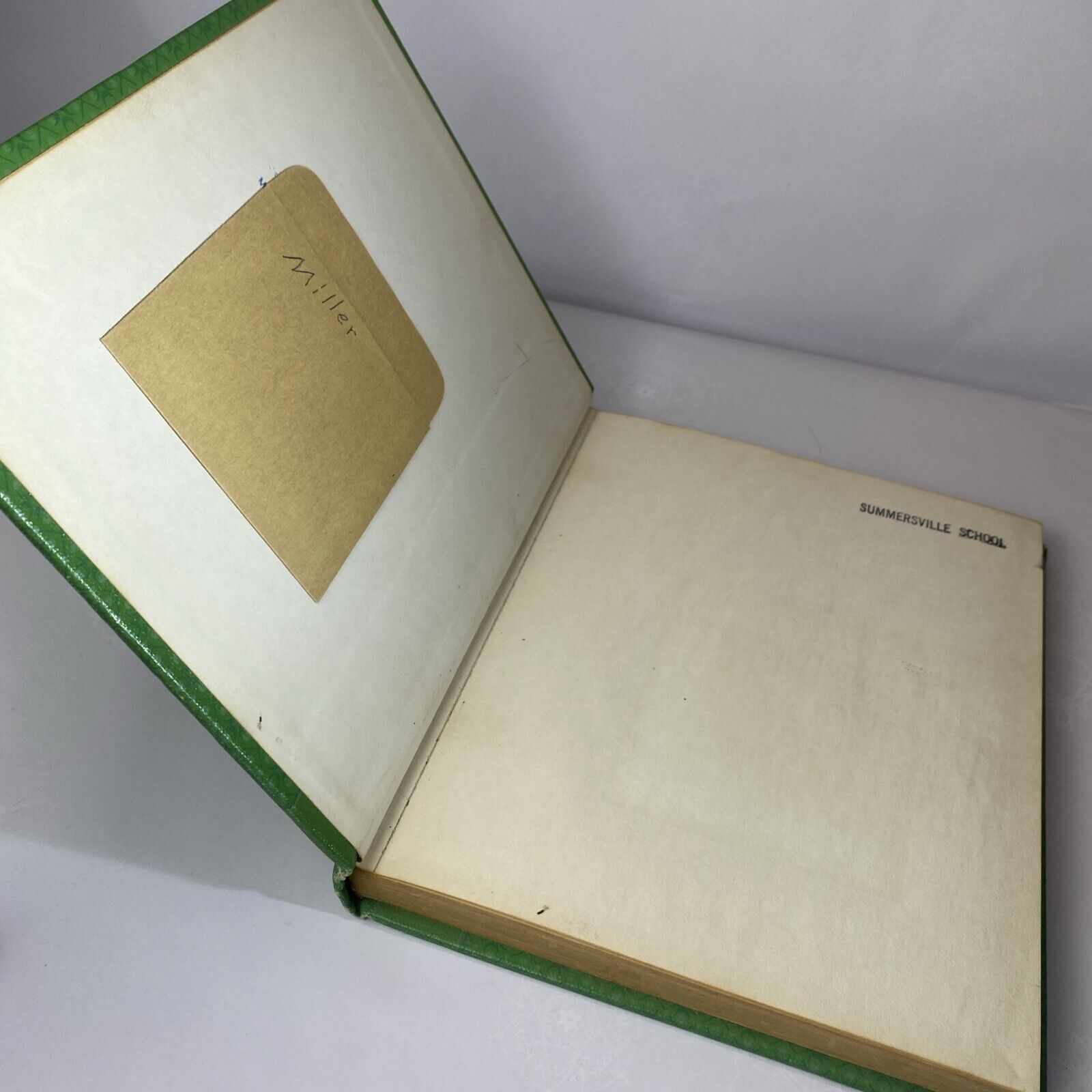 1948 ROBIN HOOD'S ARROW BOOK BY EUGENIA STONE RARE GREEN EX Library REBOUND