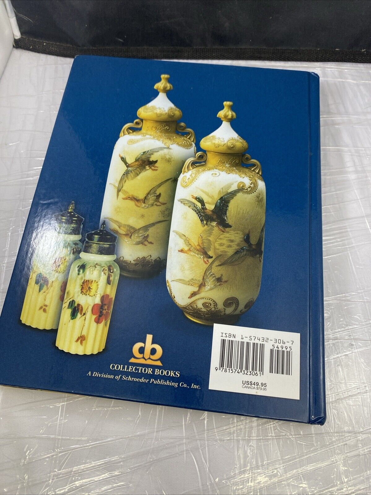 VINTAGE 2003 MT. WASHINGTON WEBB BURMESE ART GLASS BOOK + VALUES GUIDE BY SISK