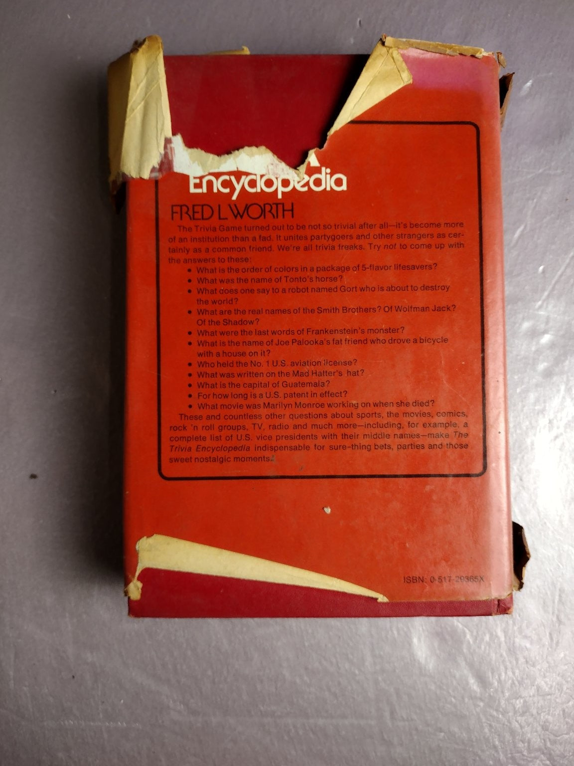 Super Trivia Encyclopedia Fred L. Worth 1977 Unabridged Reference Brooke House