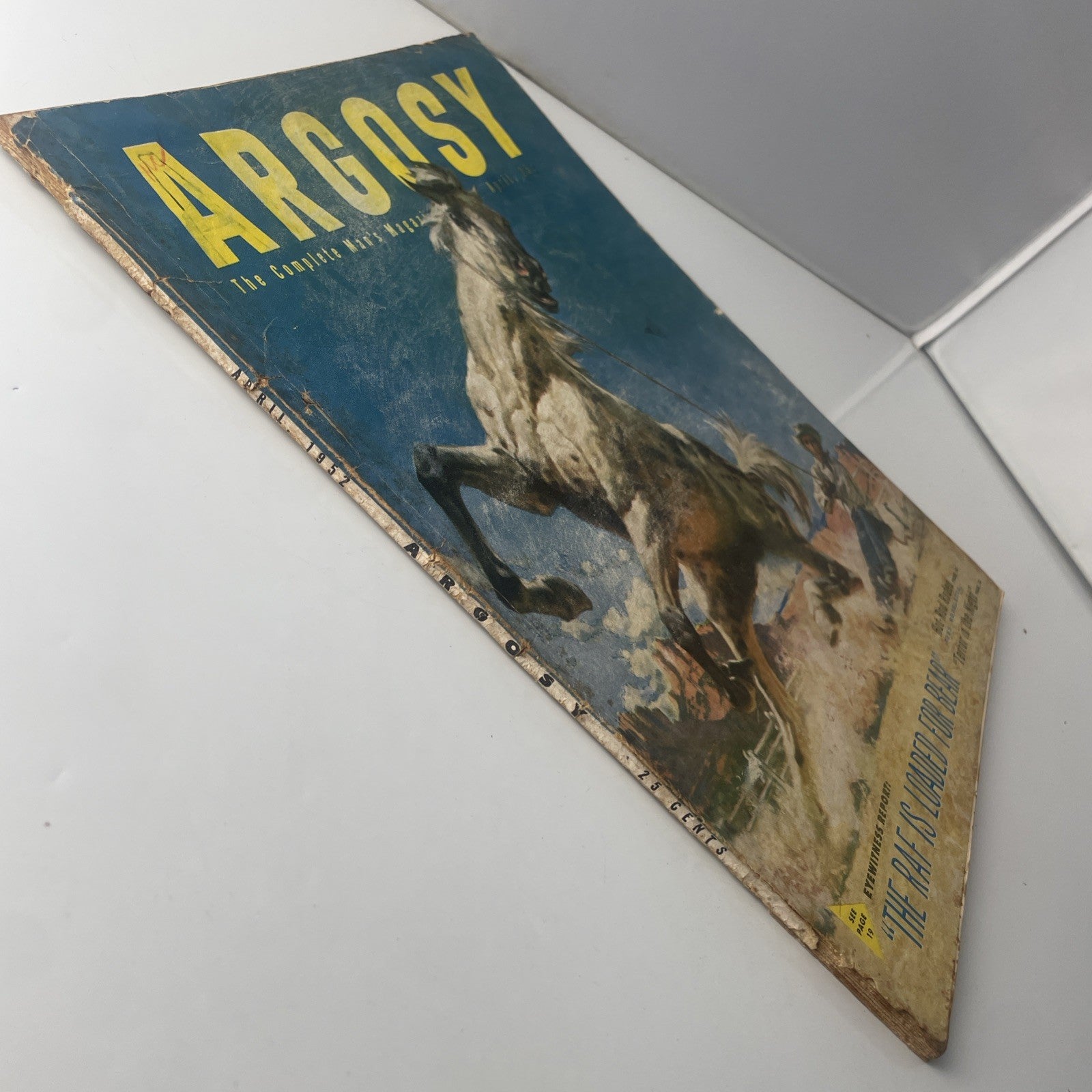 Argosy April 1952 Struggle with a Sting Ray - Mongrel vs Mountain Lion - The RAF