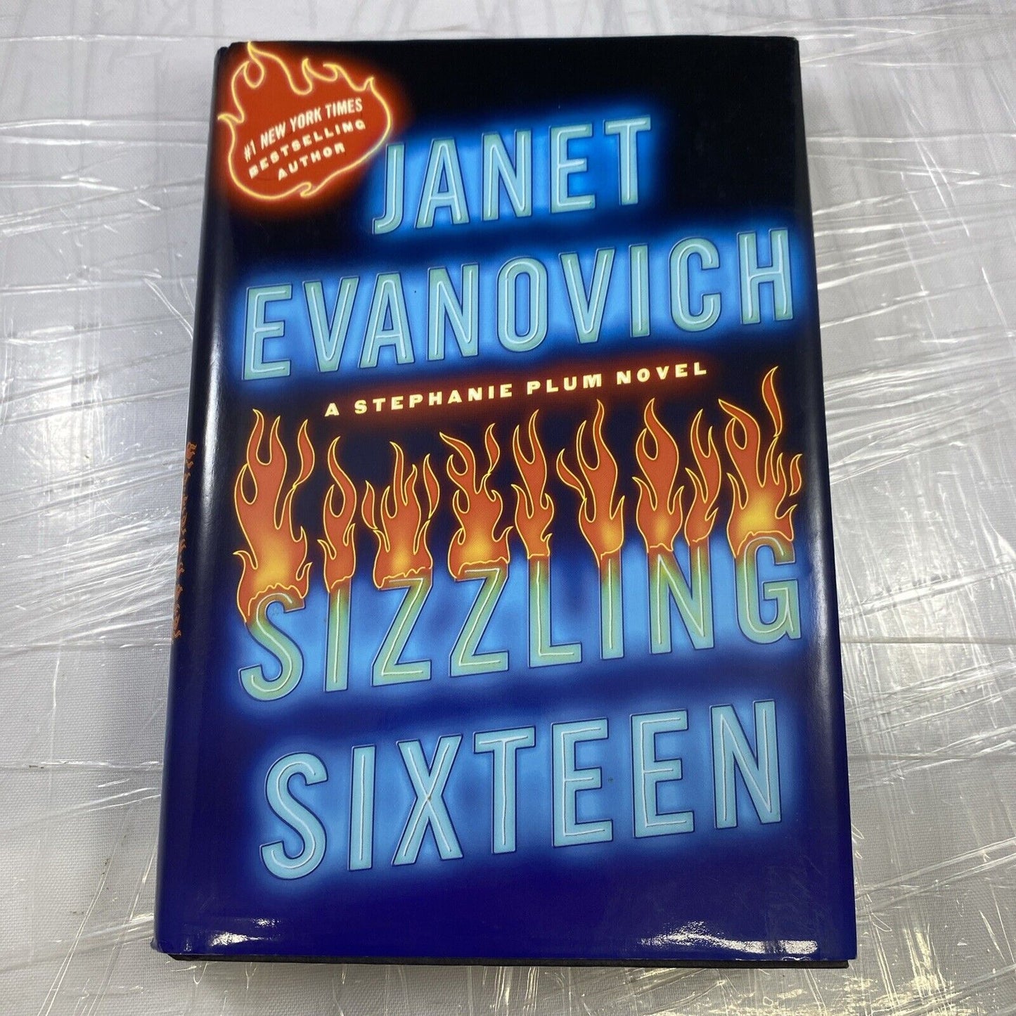 Sizzling Sixteen by Janet Evanovich (2010, Hardcover) Very Good Condition! BCE