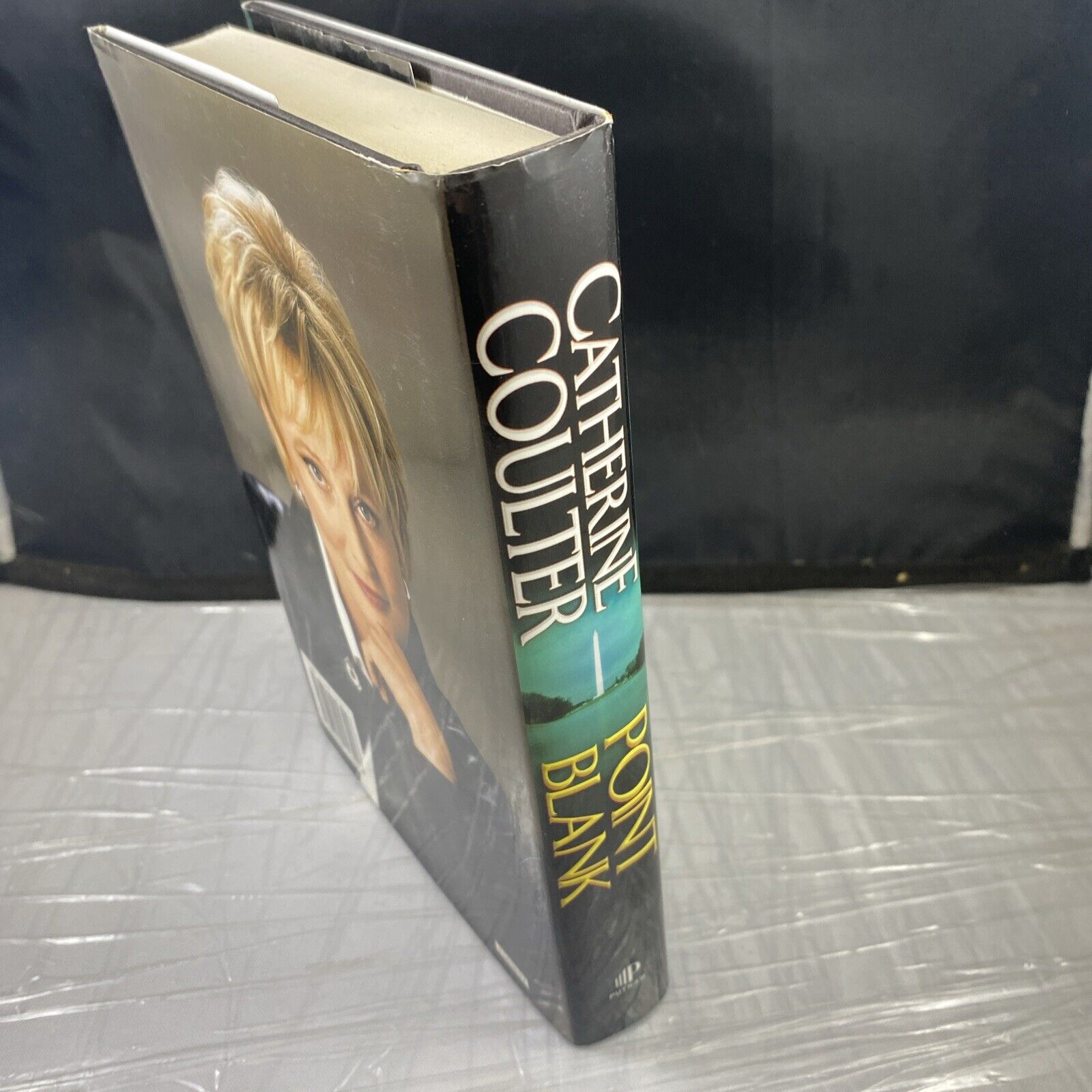 Catherine Coulter, "Point Blank" FBI Suspense, Hardcover, Good Condition (241)