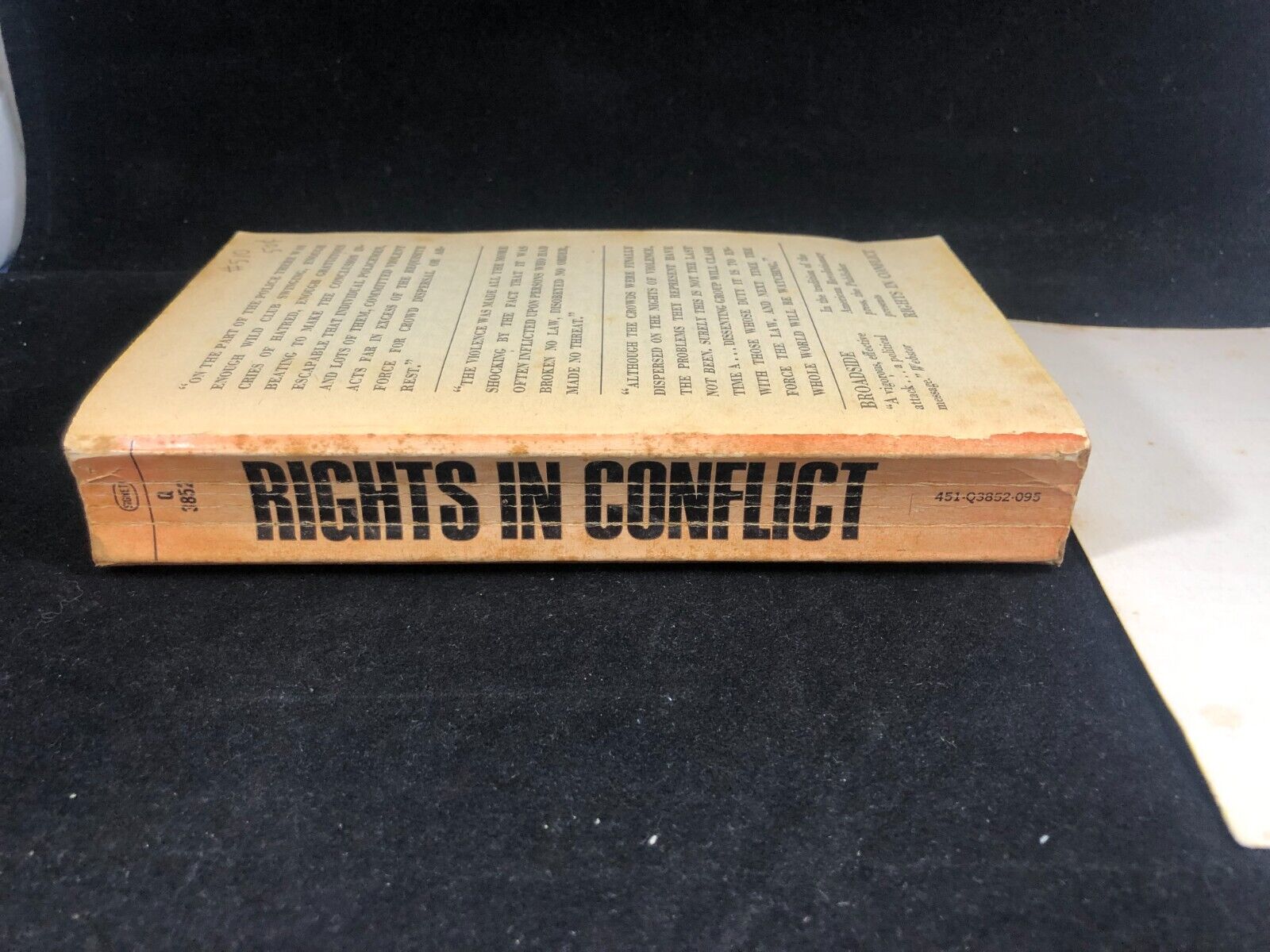 Vintage Paperback Rights In Conflict Chicago Police Riot 1968 1st Printing !!!!!