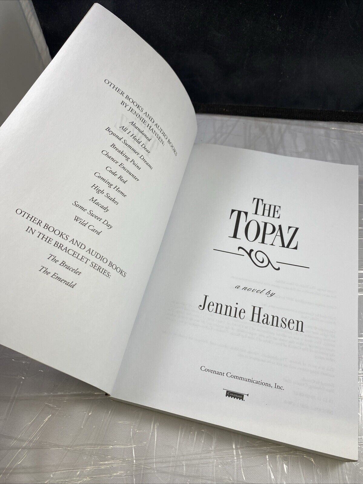 The Topaz (The Bracelet, Volume 3) - Paperback By Jennie Hansen - GOOD