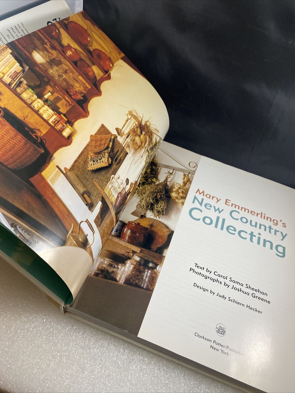 Mary Emmerling's New Country Collecting  1st Edition HCDJ Farmhouse Antique Vtg