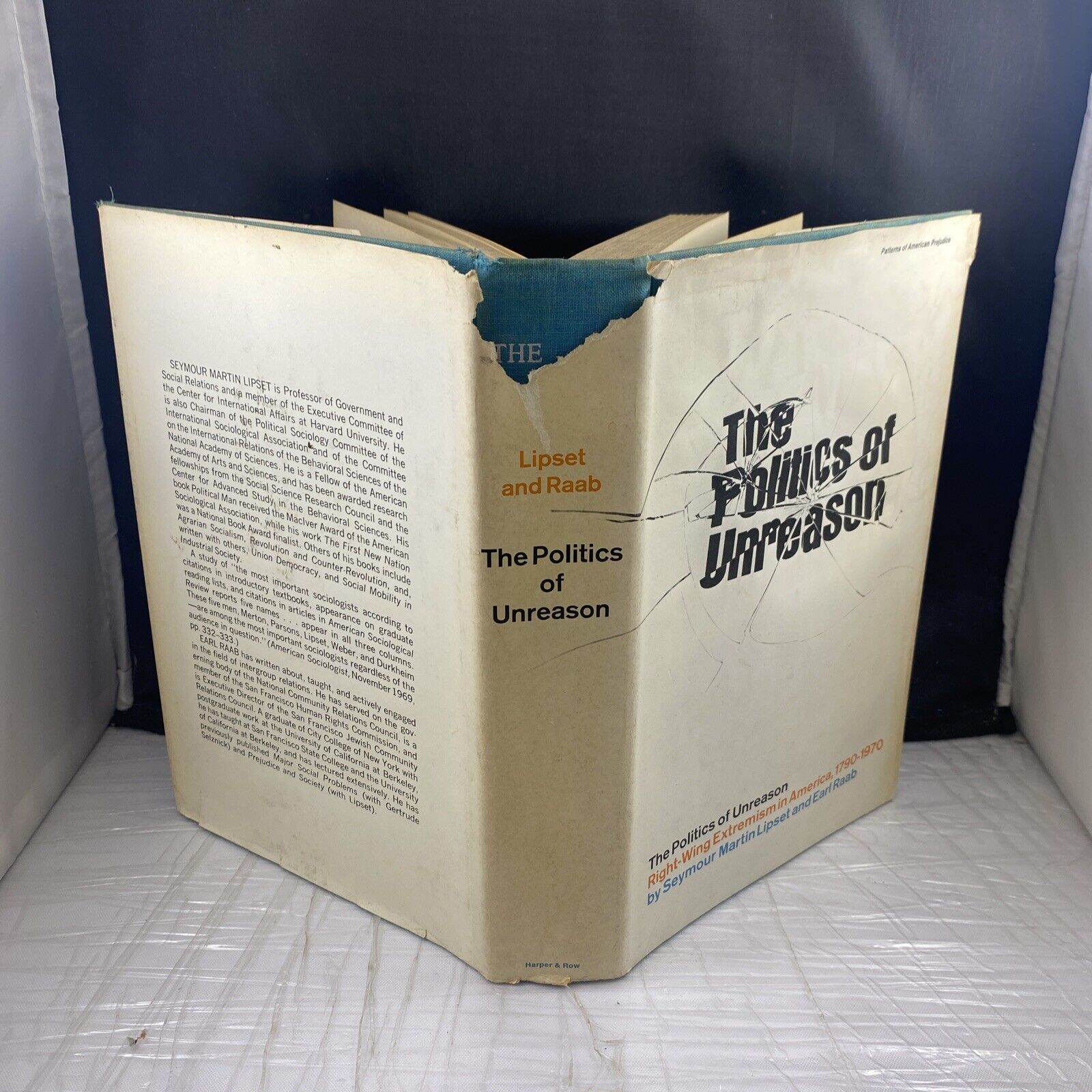 The Politics of Unreason: Right Wing Extremism in America, 1790-1970. 1ST ED.