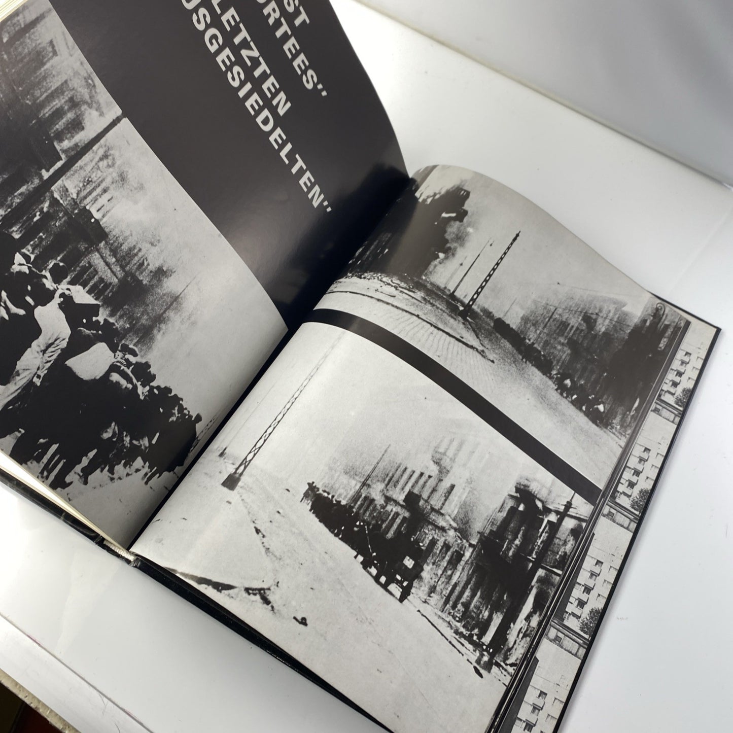 The Warsaw Ghetto/ Das Warschauer Ghetto: Polish Jewish History Illustrated Good