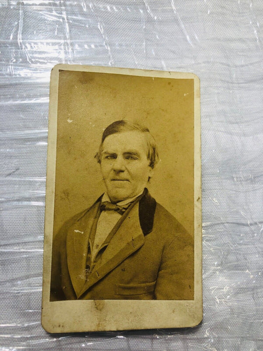Novelty 1890 CabinetCard Middle aged Man in suite St. Louis MO Photobooth