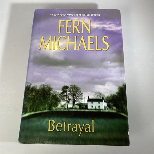 Betrayal By Michaels, Fern - VERY  Good Book Club Edition Fiction Novel