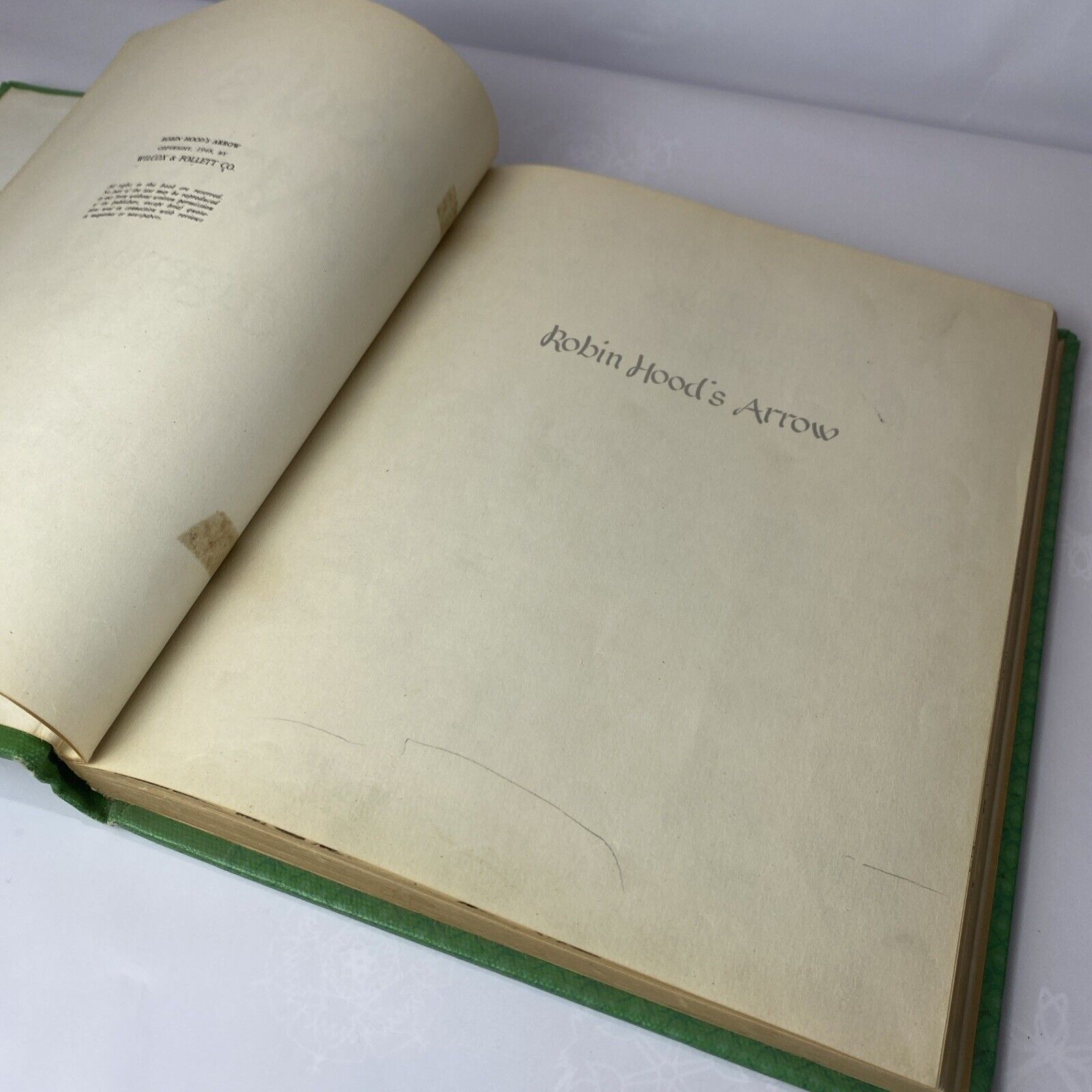 1948 ROBIN HOOD'S ARROW BOOK BY EUGENIA STONE RARE GREEN EX Library REBOUND