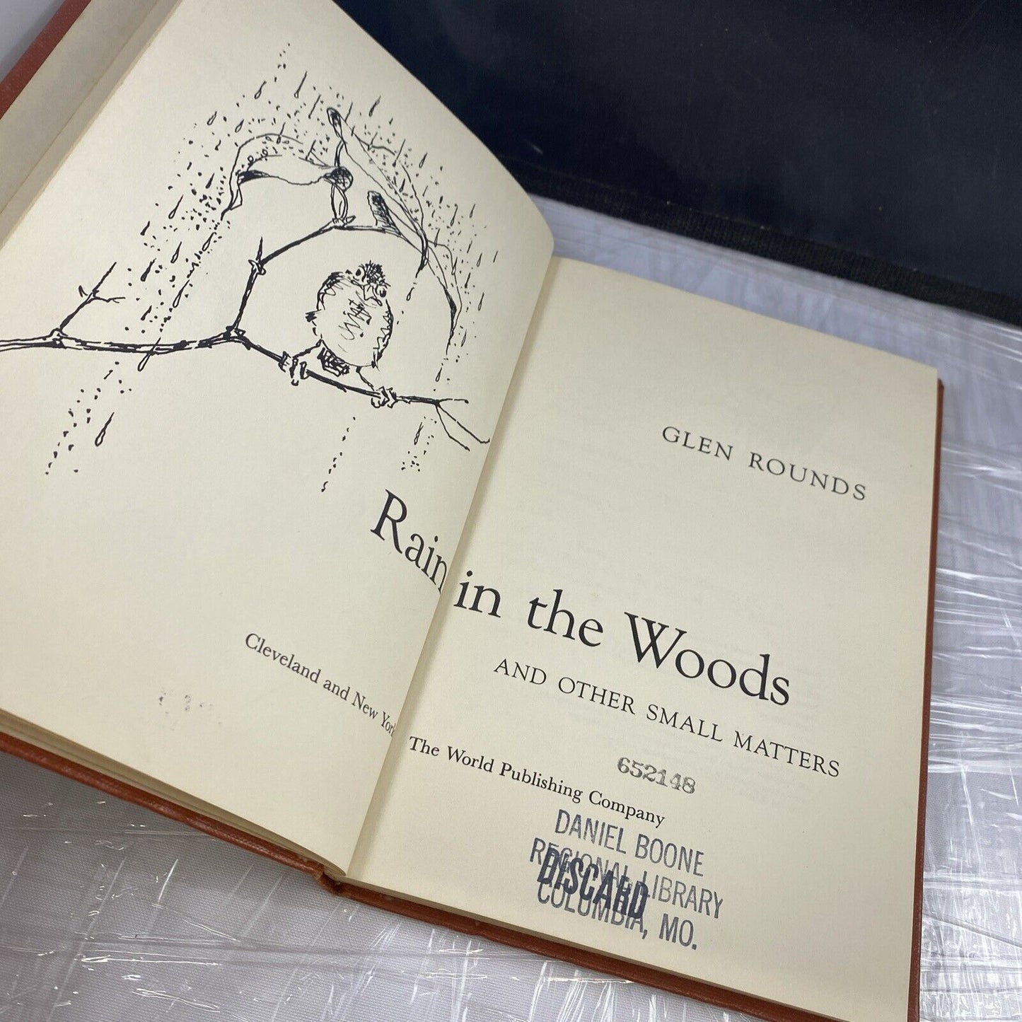 Glen Rounds RAIN IN THE WOODS 1st Ed Vintage 60s Kids Book Unique Rebind Ex Lib