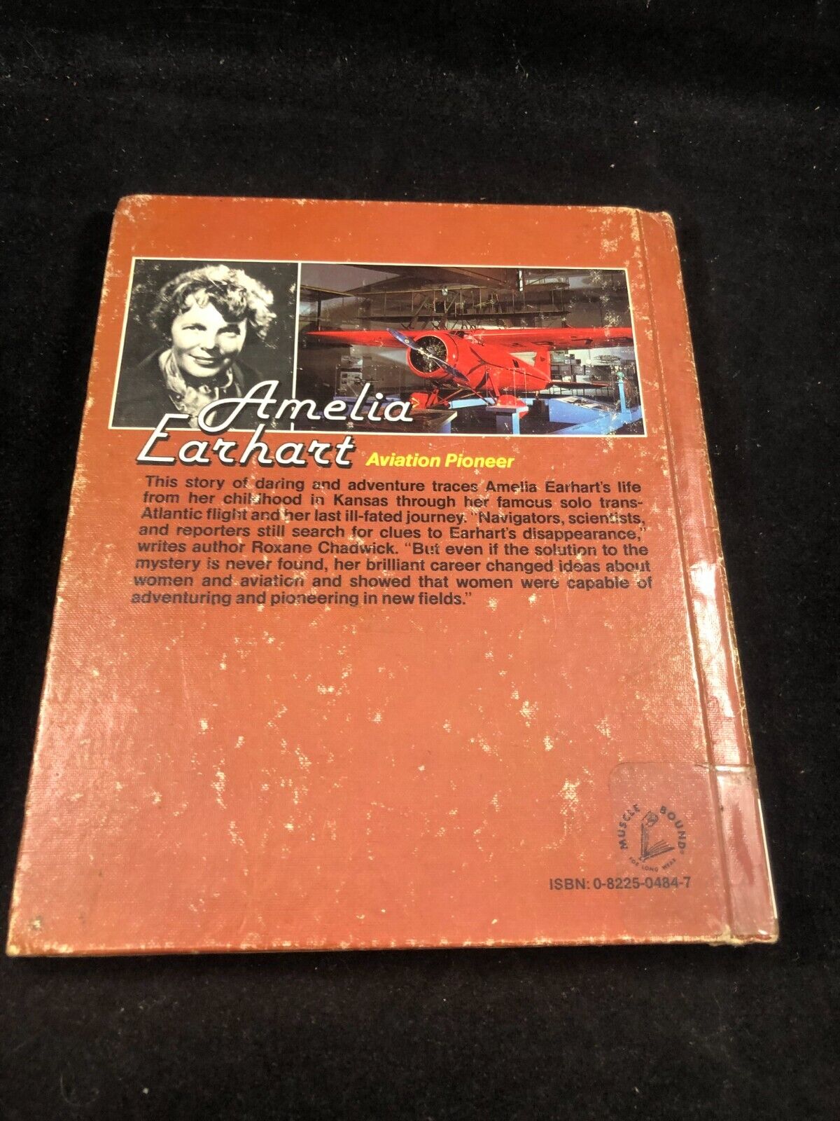 Amelia Earhart aviation pioneer Hardcover by Roxanne Chadwick