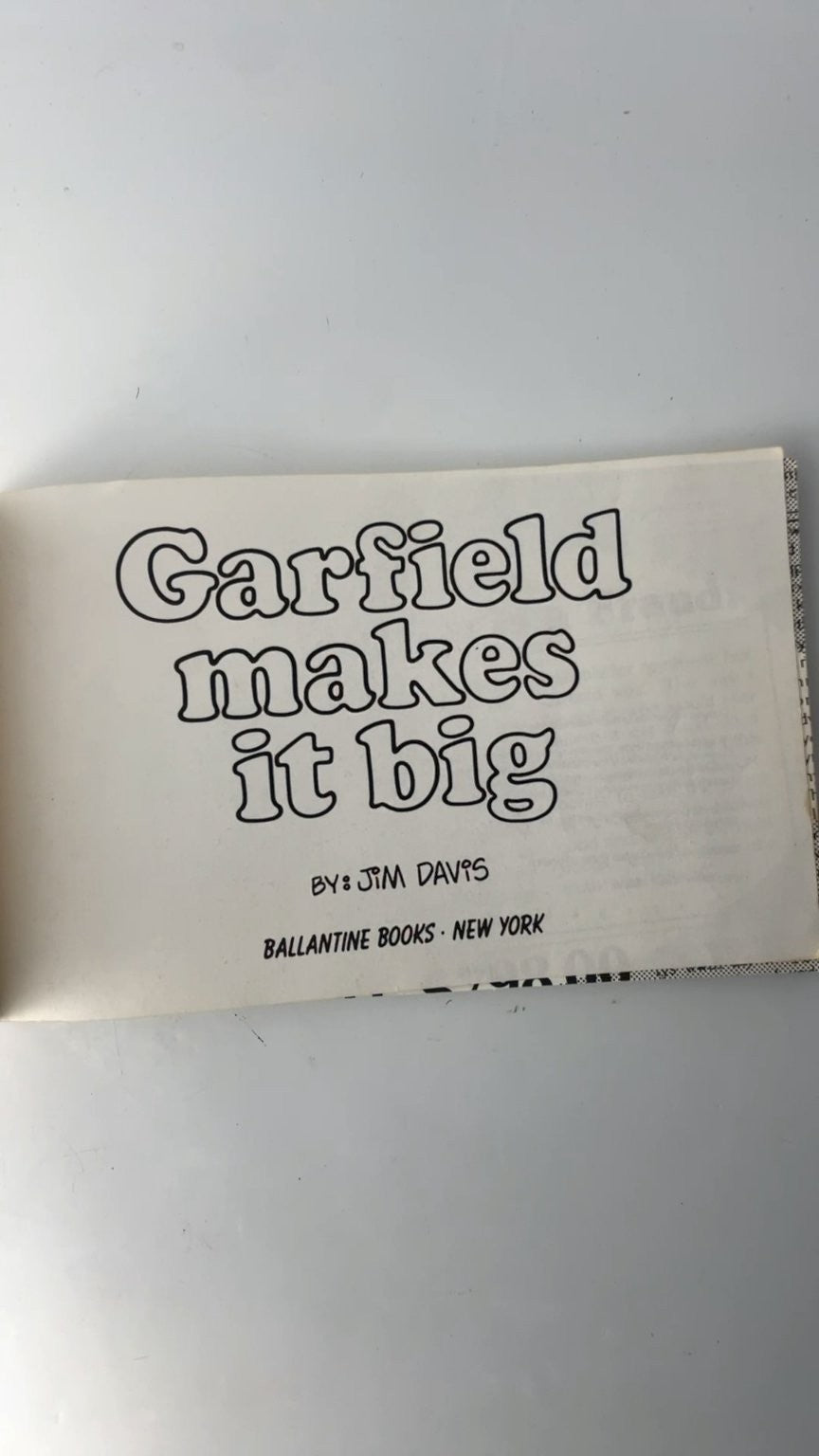 Garfield Makes It Big by Jim Davis First Edition 1985 Illustrated