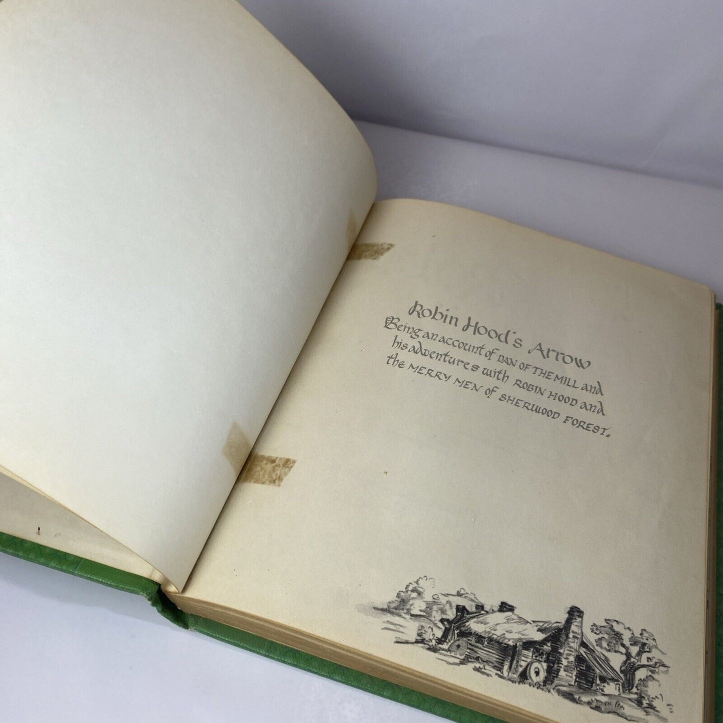 1948 ROBIN HOOD'S ARROW BOOK BY EUGENIA STONE RARE GREEN EX Library REBOUND