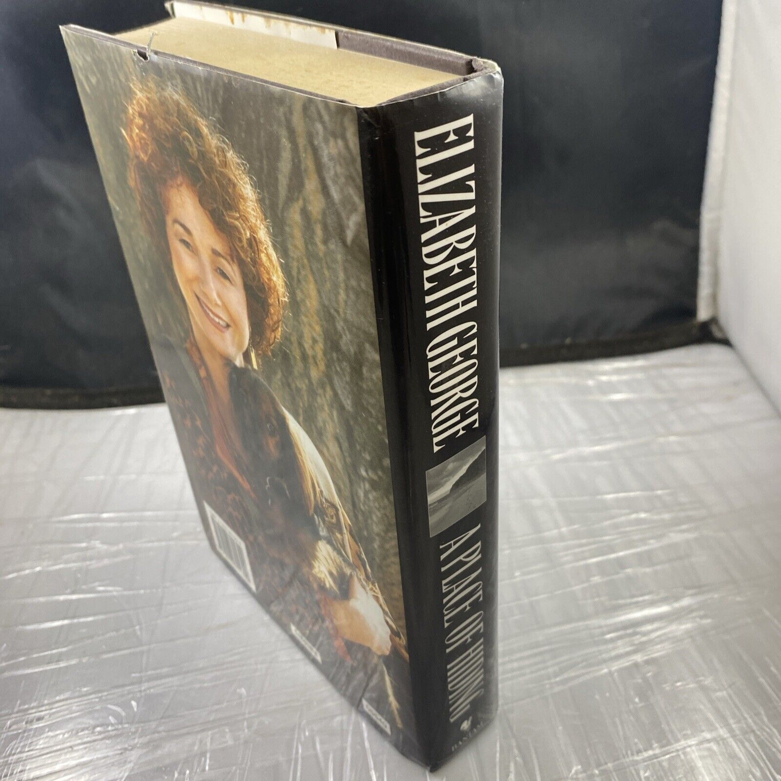 Inspector Lynley Ser.: A Place of Hiding by Elizabeth George HC Bantam Book Club