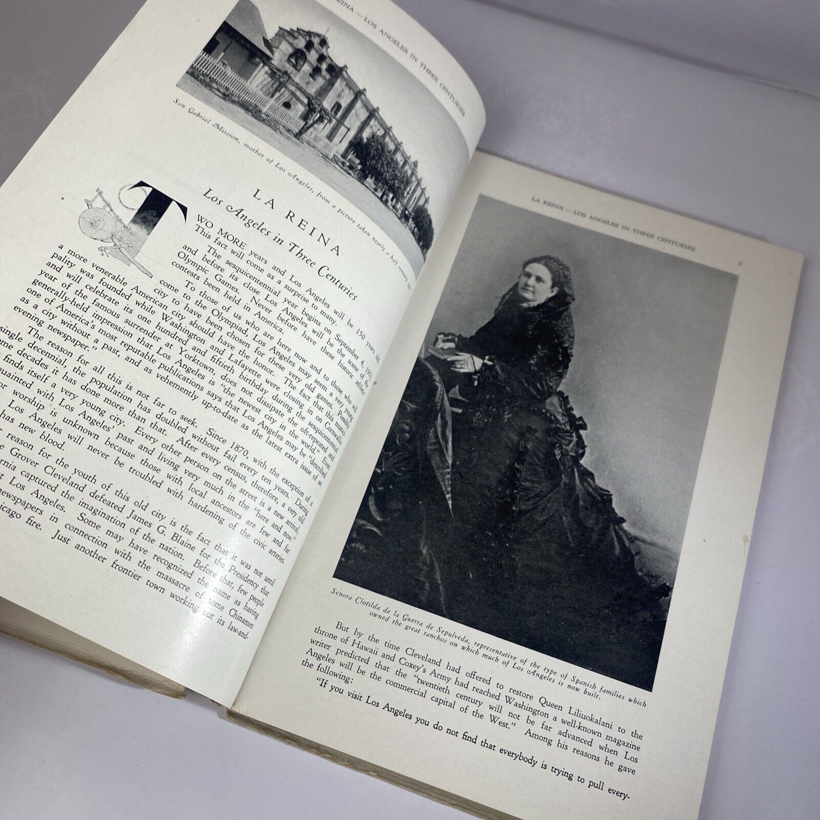 La Reina Los Angeles California Historical Photos History Book, 1932 Paperback