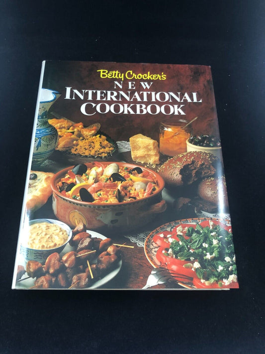 Betty Crockers New International Cookbook Vintage 1989 Hardback 1st Edition