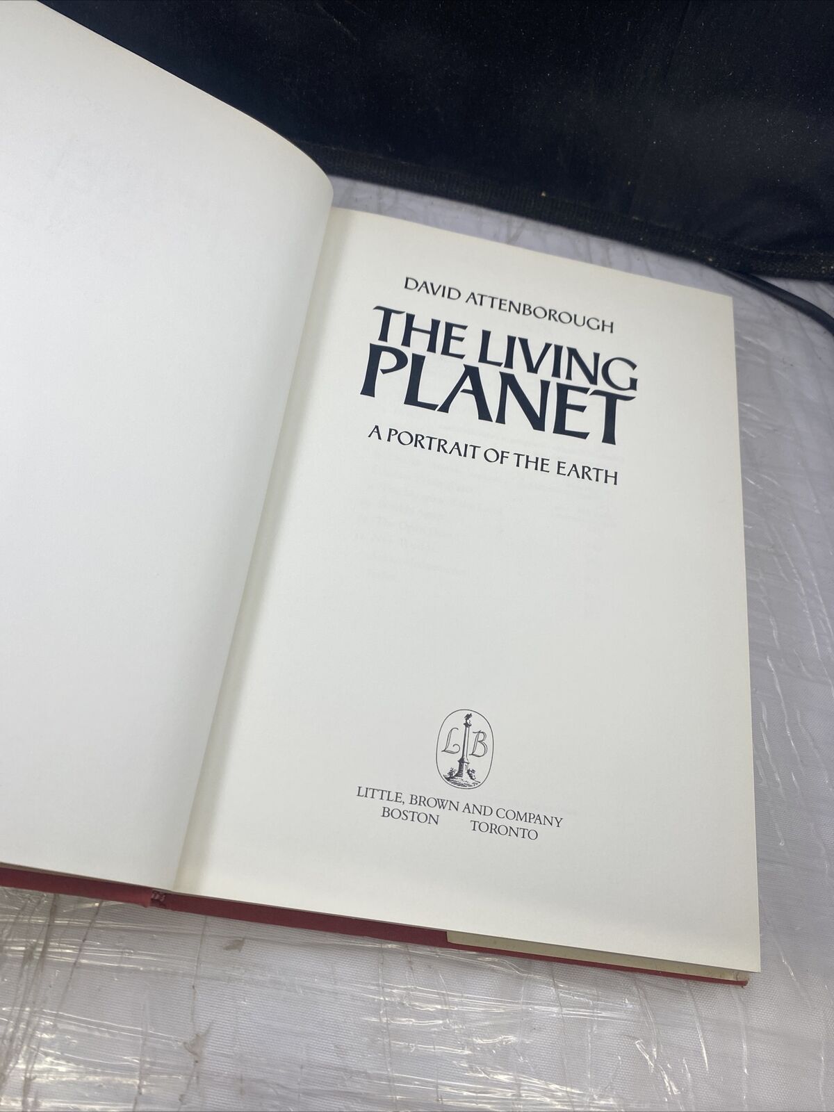 THE LIVING PLANET David Attenborough (Little Brown & Co. 1984, hc) Vintage