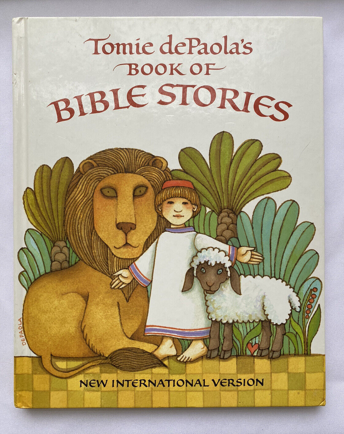 Tomie dePaola’s Book of Bible Stories New International Version