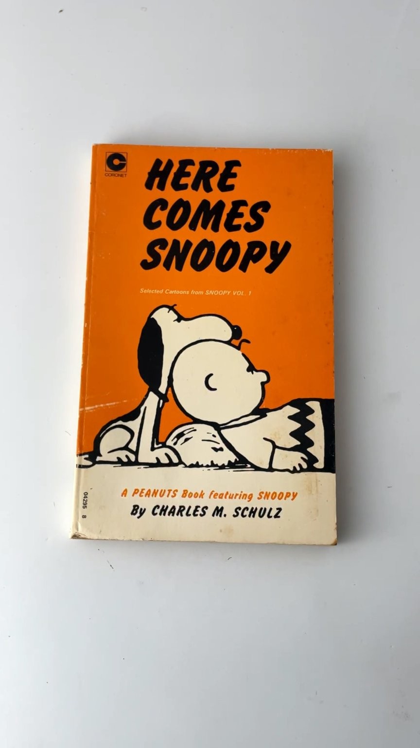Here Comes Snoopy by Charles M. Schulz 8th Impression 1974 Illustrated