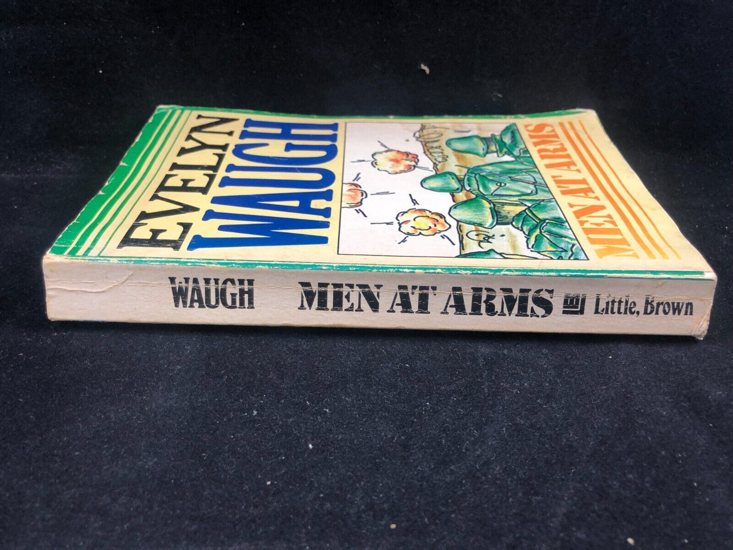 Men at Arms by Evelyn Waugh (1979 Trade Paperback) HH7102