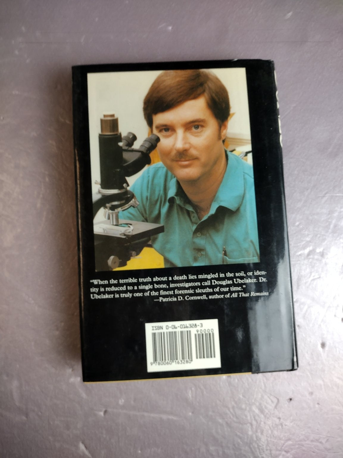 Bones: A Forensic Detective's Casebook Ubelaker Scammell 1994 Edward Burlingame