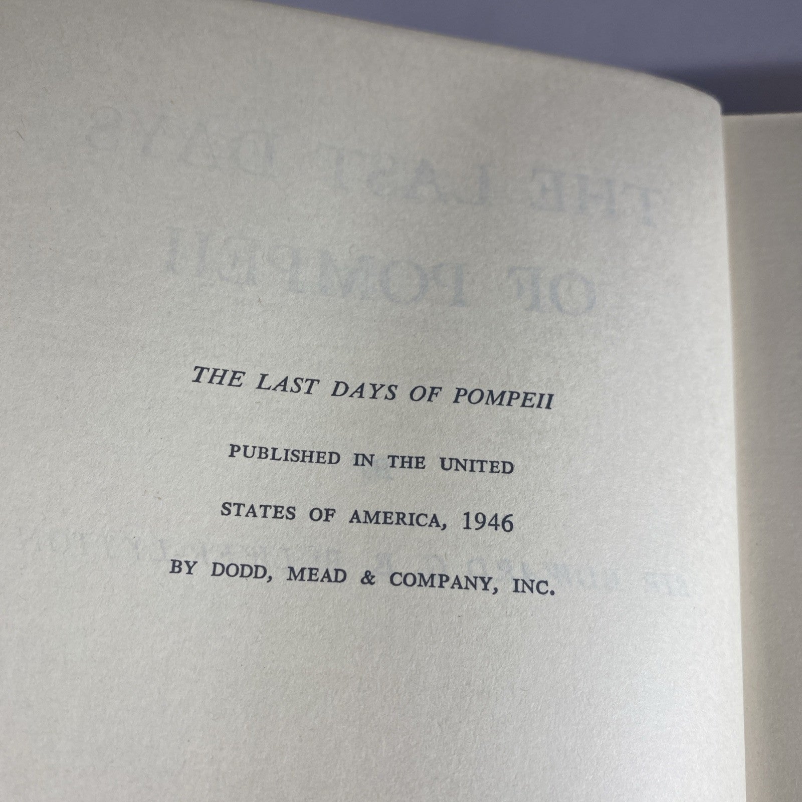 THE LAST DAYS OF POMPEII Edward Bulwer-Lytton International Collector's Library
