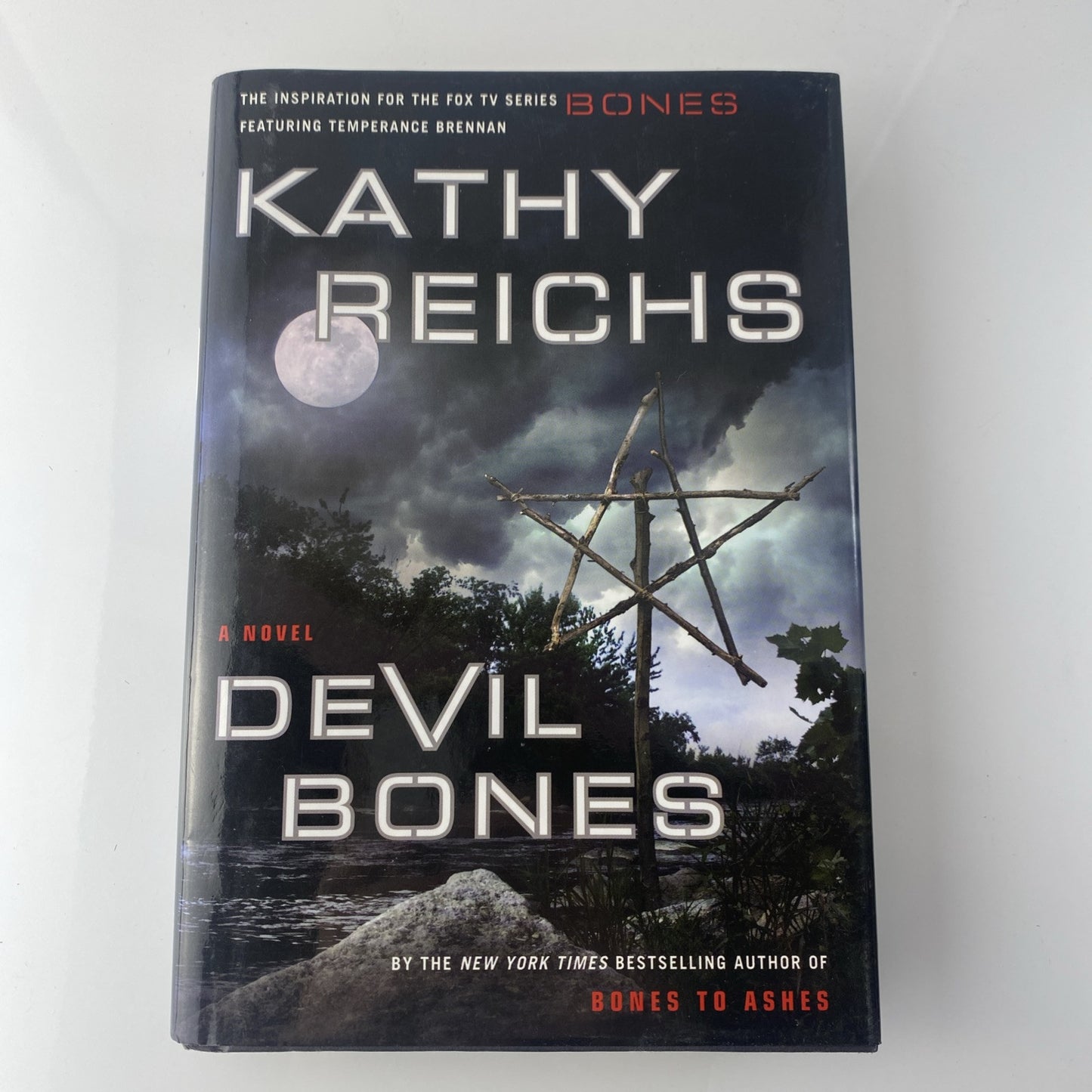 Devil Bones by Kathy Reichs 2008 Book Club Edition
