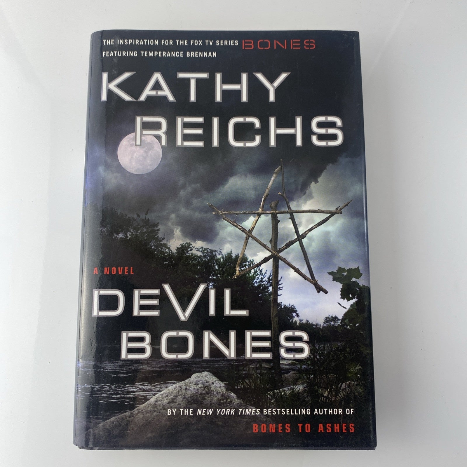 Devil Bones by Kathy Reichs 2008 Book Club Edition